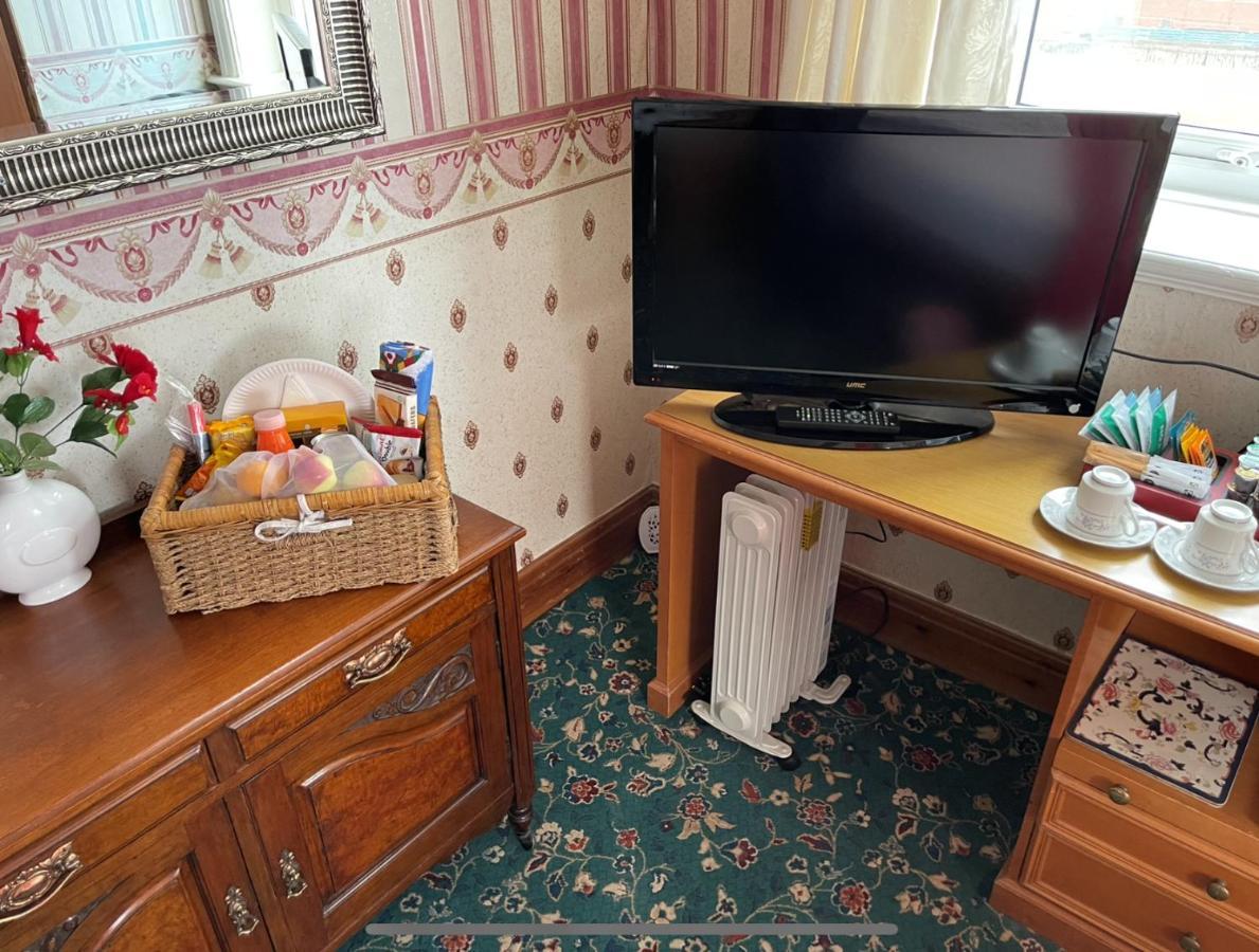 Cherry Blossom Inn Блекпул Екстериор снимка