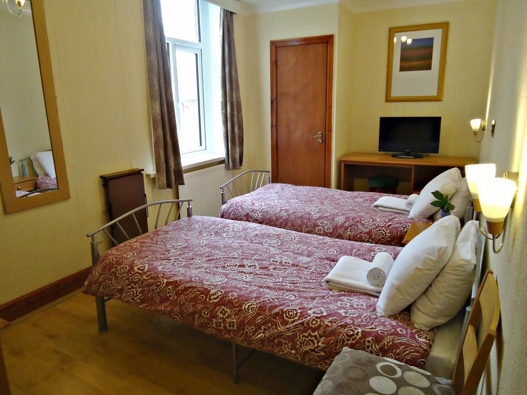 Cherry Blossom Inn Блекпул Екстериор снимка