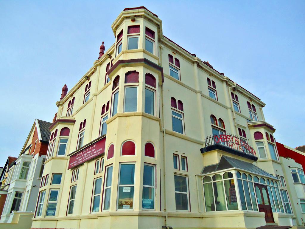 Cherry Blossom Inn Блекпул Екстериор снимка