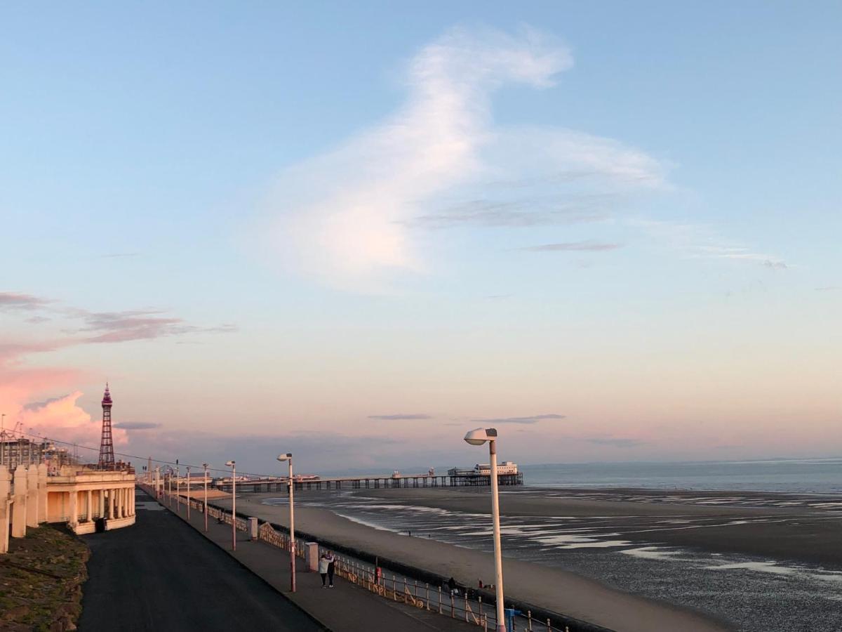 Cherry Blossom Inn Блекпул Екстериор снимка
